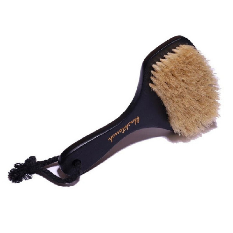 Щетка для сухого массажа из натуральной древесины бука и щетины кабана Black Touch