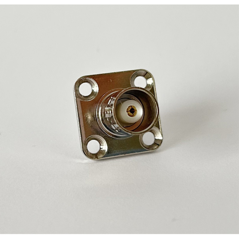 Фланцеве гніздо BNC Female flange кріплення на 4 отвори під гвинти та пайку