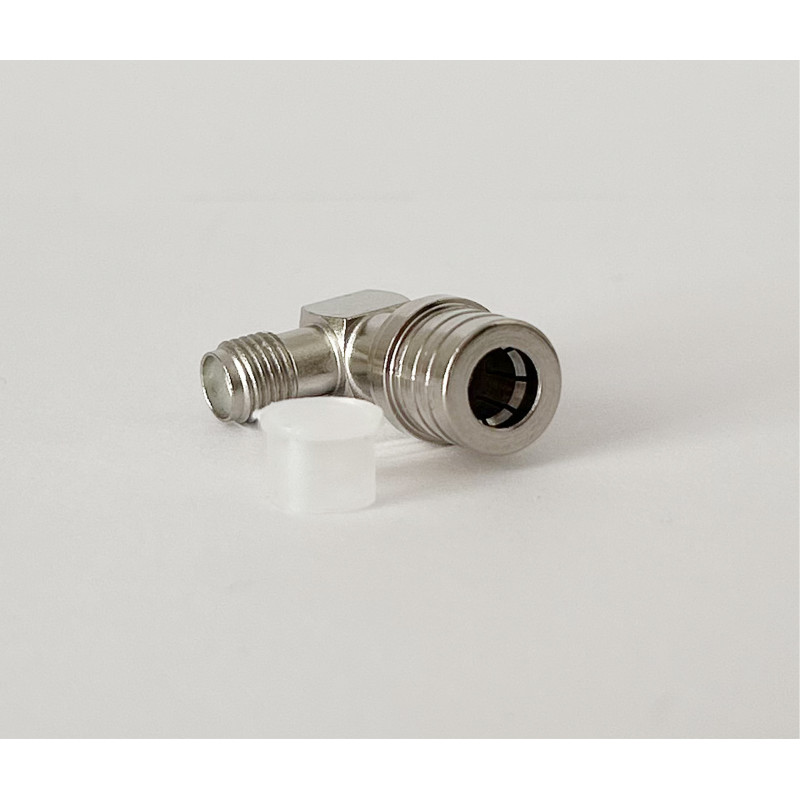 Переходник QMA Male - QMA-Female 90° (коннектор папа - мама) угловой